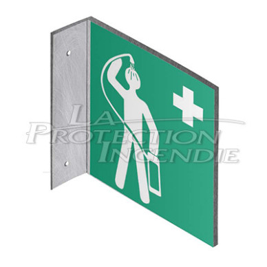Flag support with shower panel Flag support with shower panel