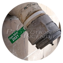 Marked column with engraved plate and clamp