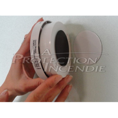 Smoke detector magnet
